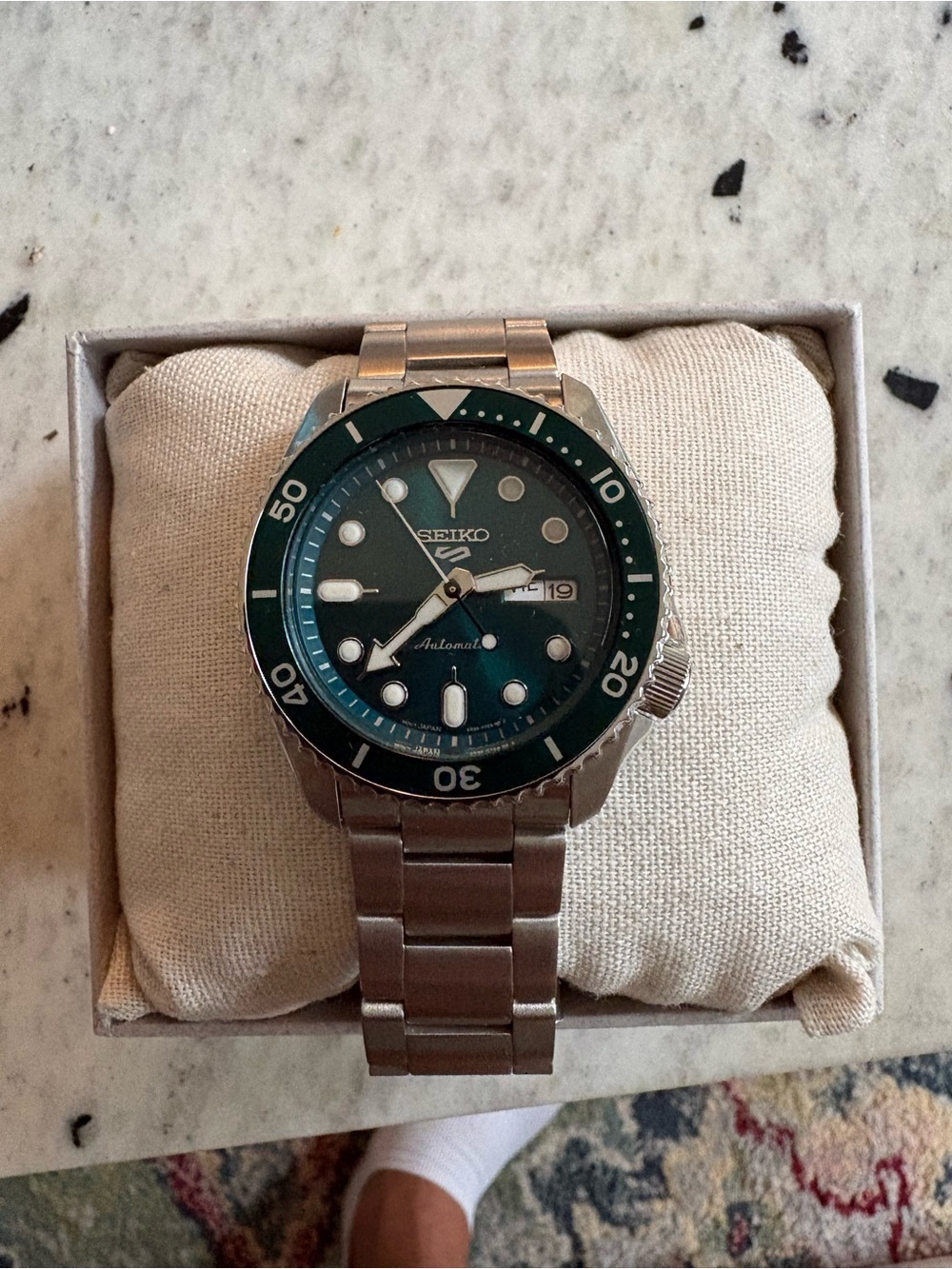 Seiko Stainless Steel Men's Dive Watch with Green Dial and Bezel